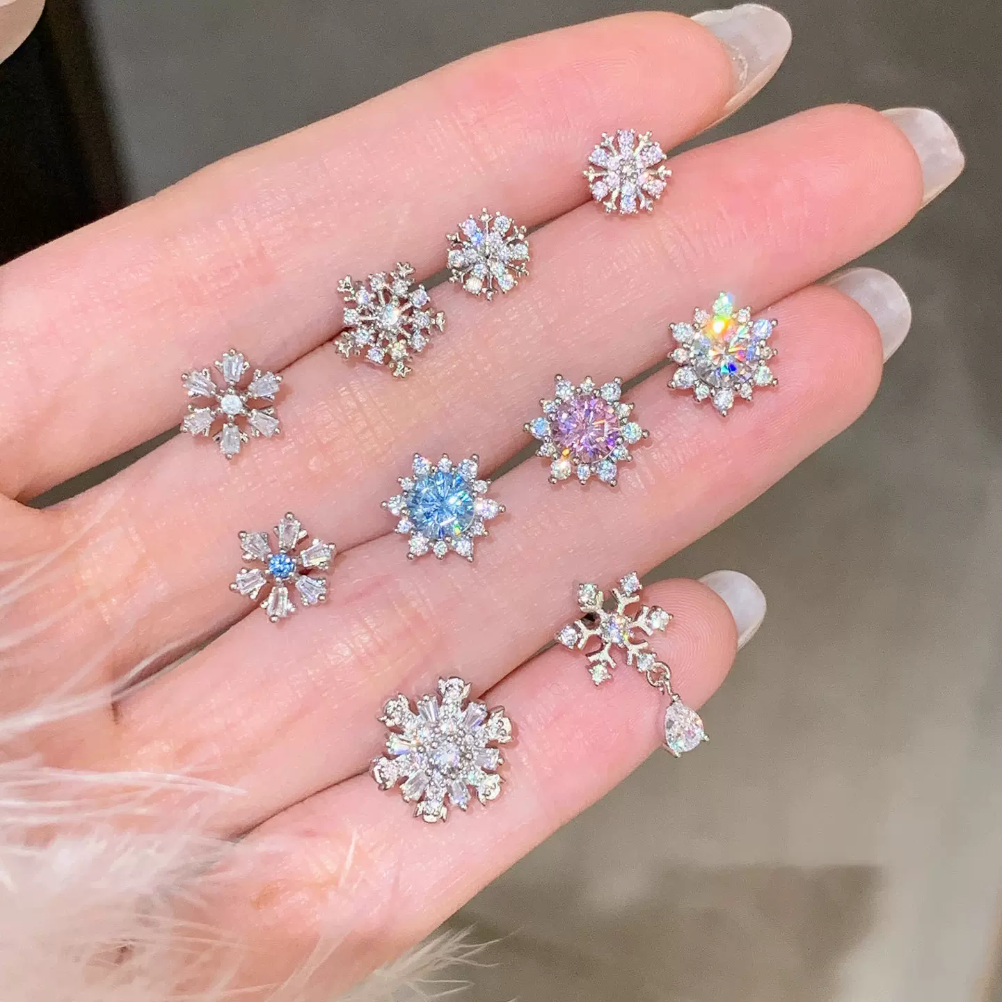 冬季限定雪花耳骨钉316L医用钛钢圣诞耳饰耳蜗钉简约养耳洞耳钉