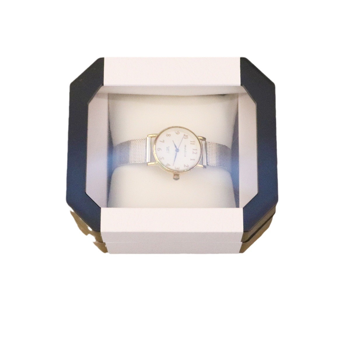 ϰ˽ǲɫֱ͸װչʾеκмԼƷ̨к