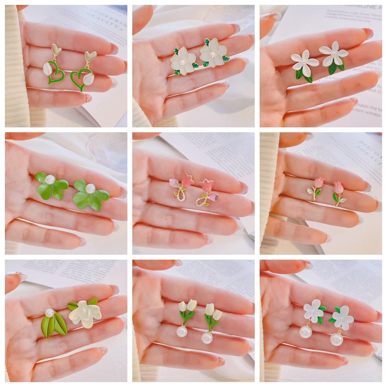 1 Pair Fairy Style Sweet Leaf Flower Spray Paint Inlay Imitation Pearl Alloy Opal Zircon Earrings display picture 1