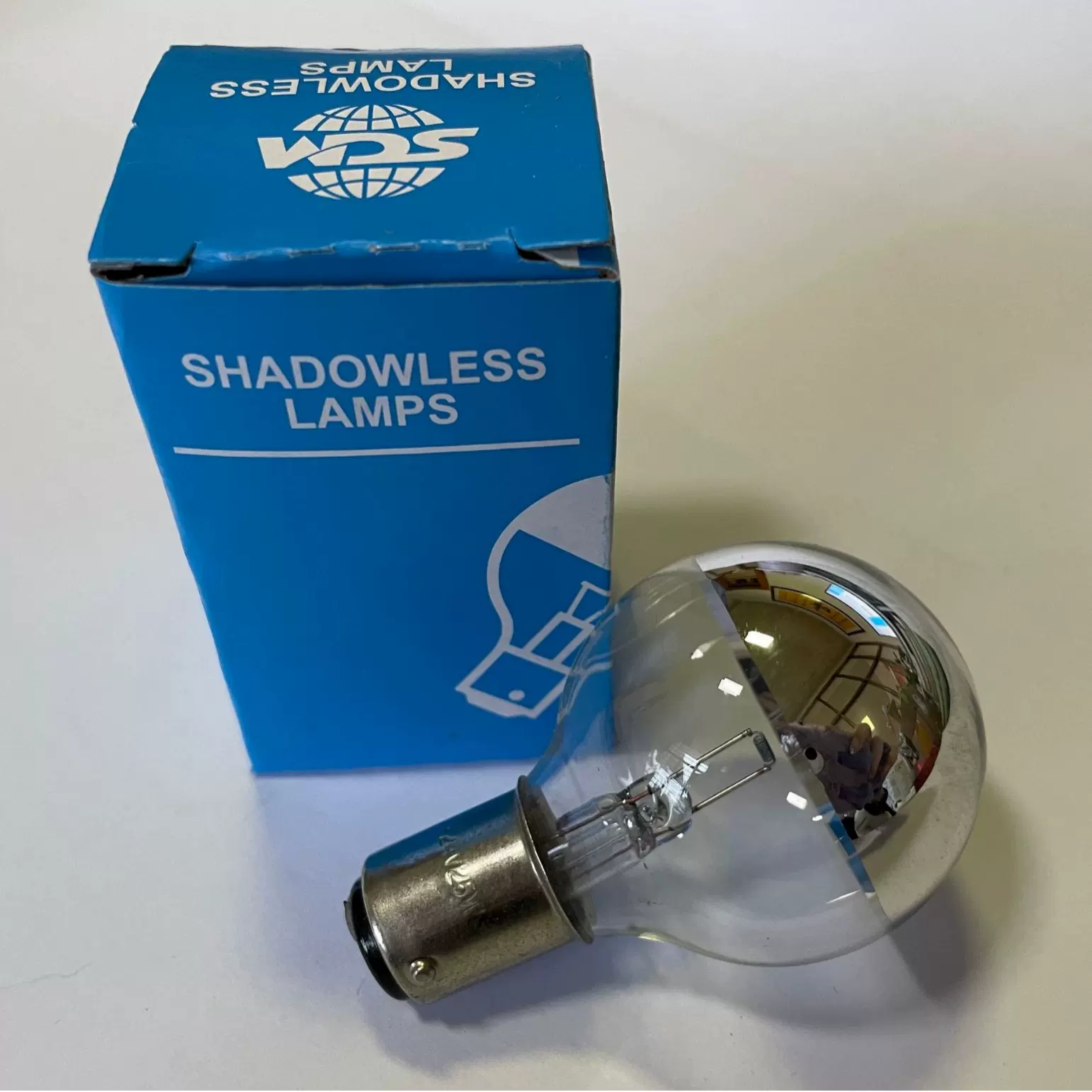 厂家大量生产 G40球形 24V 25W BA15D手术泡无影灯泡