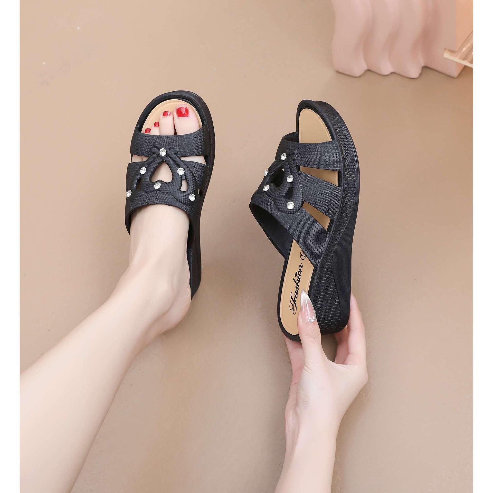 검은색