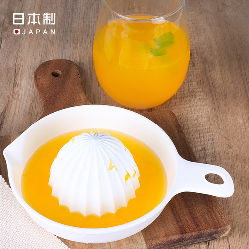 INOMATA Japanese manual orange juicer household children's simple manual juicer lemon juicer