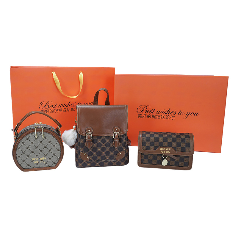 Three-piece set + large gift box