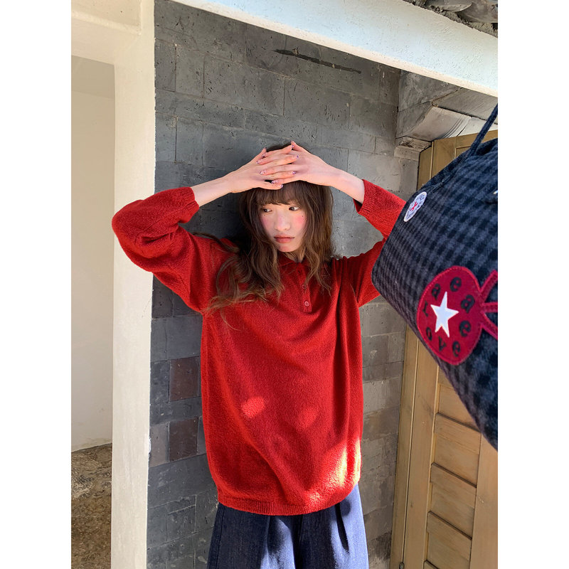 Retro-style textured yarn knit sweater for women, featuring a loose fit, round neckline, and a relaxed, casual design, perfect for spring Retro-style textured yarn knit sweater for women, featuring a loose fit, round neckline, and a relaxed, casual design, perfect for spring