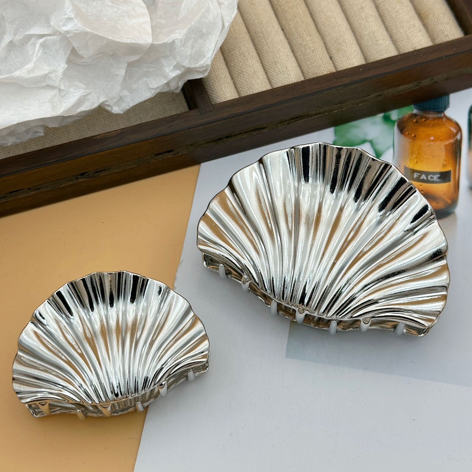 国境を越えた貝殻ヘアピン金属後頭部クリップ欧米風環境保護ヘアピン個性ネット紅風頭飾りサメクリップ