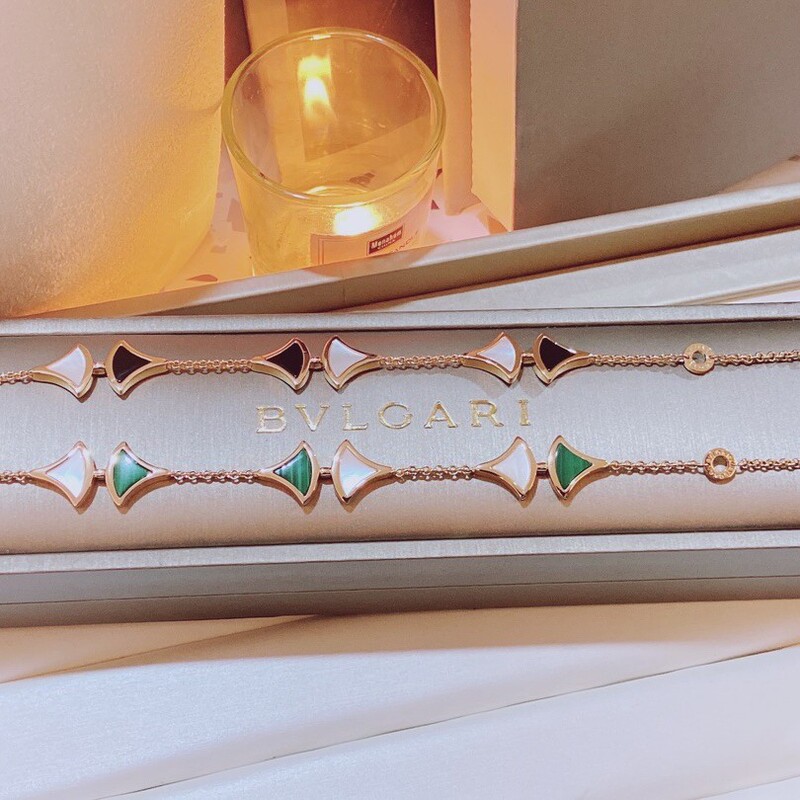 Bv Rikka Bracelet Natural Mother-Of-Pearl Material Bracelet Accessible Luxury Ins Style Niche Women's Bracelet V Gold Factory Direct Sale