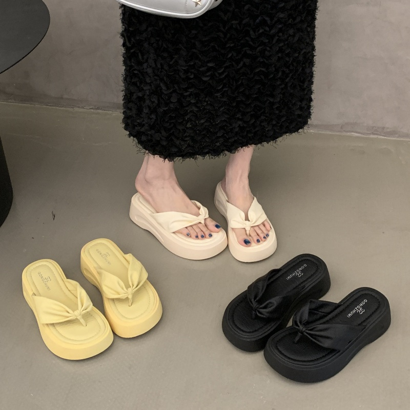 厚底夹趾拖鞋女2025夏季新款仙女风配裙子旅游度假舒适外穿沙滩拖