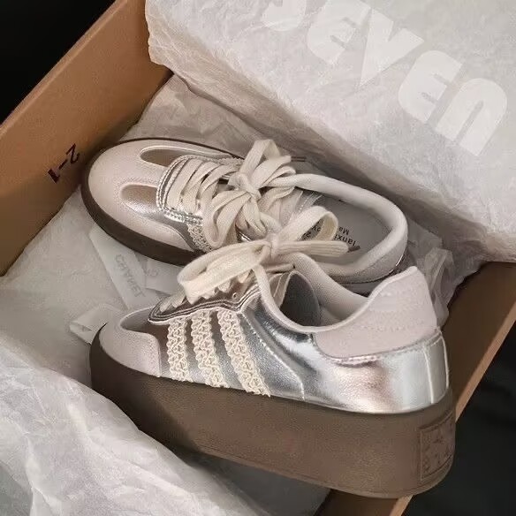 Zapatos de entrenamiento alemán de encaje de suela gruesa para mujer verano 2025 nuevos zapatos Forrest Gump a juego de colores zapatillas de deporte casuales transpirables zapatos deportivos individuales