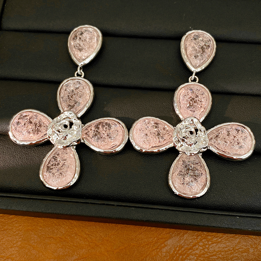 Temperamento dulce plegado flor collar de gota de agua ligero nicho collar retro nicho alta sensación conjunto de joyería