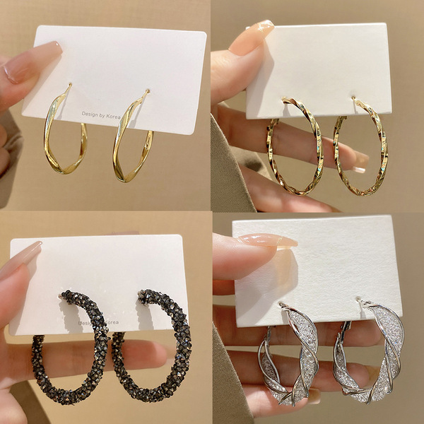 Geometric elegant fashionable design earrings