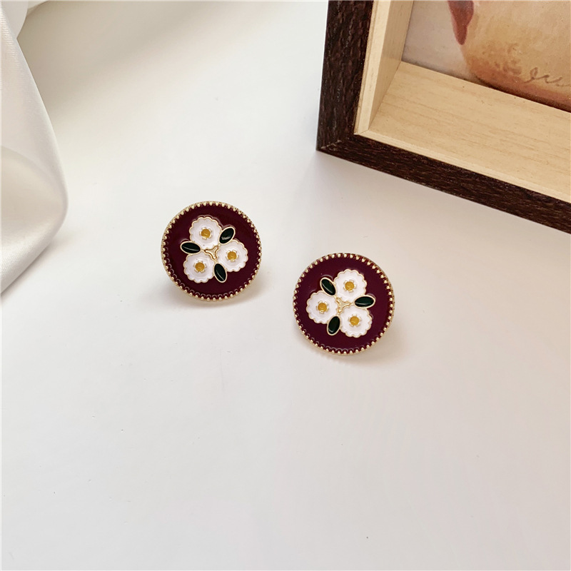 Round Pattern Retro Feelings Drop Oil Wine Red Hyuna White Flower Round Earrings