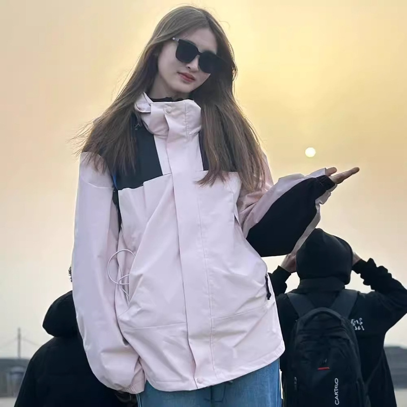 Camel Color-Blocked Women's 3-in-1 Detachable Winter Outdoor Windproof and Waterproof Mountaineering and Skiing Jacket Camel Color-Blocked Women's 3-in-1 Detachable Winter Outdoor Windproof and Waterproof Mountaineering and Skiing Jacket