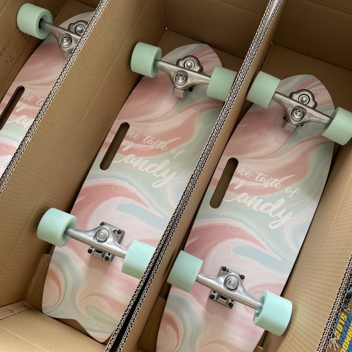 Export Land Surfboard for Transportation Without Pedal for Children and Adults Skiing and Surfing Professional Land Surfing Skateboard for Boys and Girls