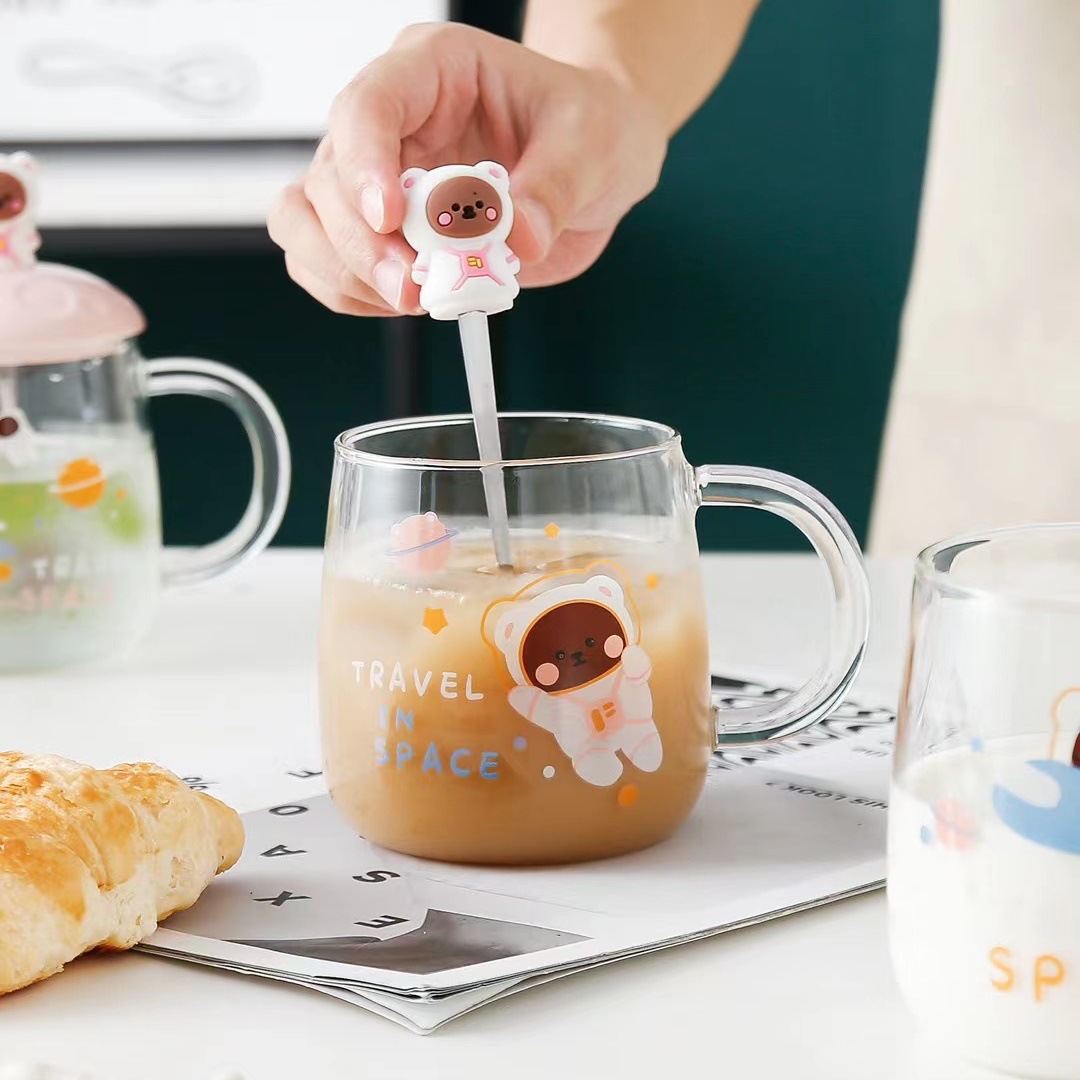 Lindo oso astronauta taza planeta personalidad vidrio Shake taza con tapa cuchara taza de café