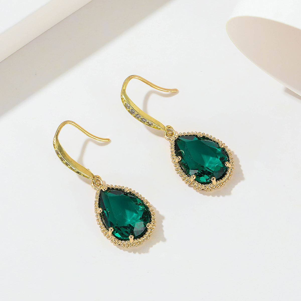 Fashion Geometric Copper Plating Hollow Out Artificial Crystal Earrings 1 Pair