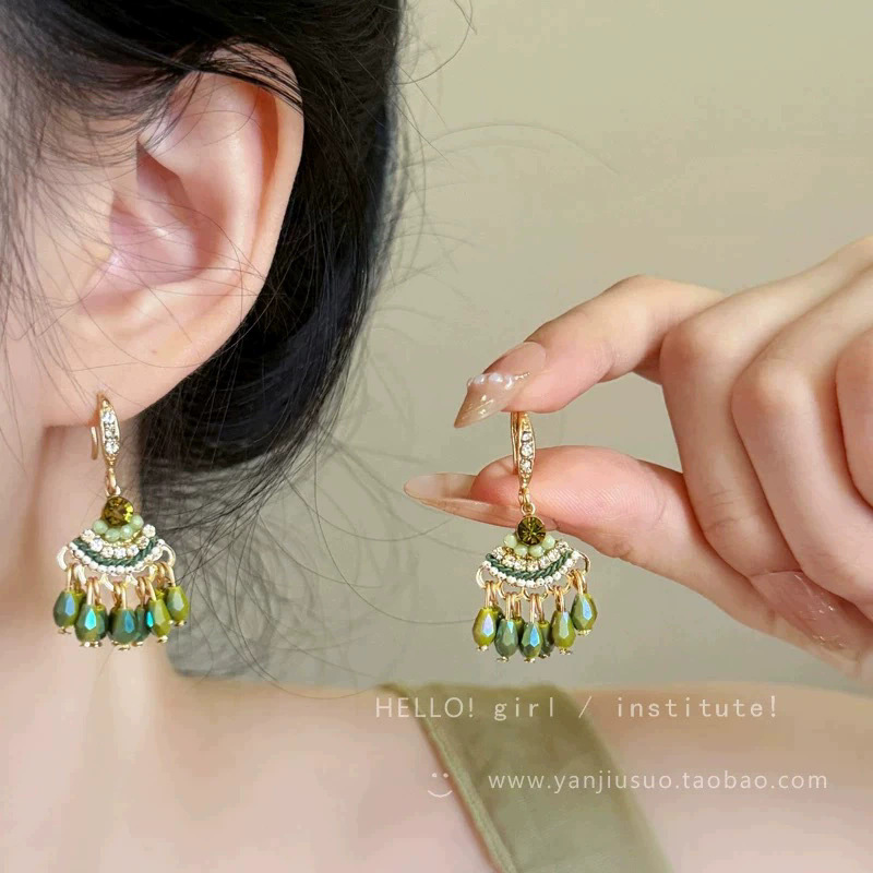 2026 viento falso sensación de atmósfera super inmortal pendientes de flores de malla temperamento suave de chiffon para mujeres pendientes