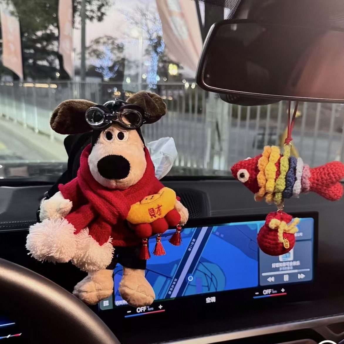 Handsome Boss Dog Car Tissue Box Cartoon Car Decoration Tissue Holder Creative Car Seat Back Hanging Tissue Box