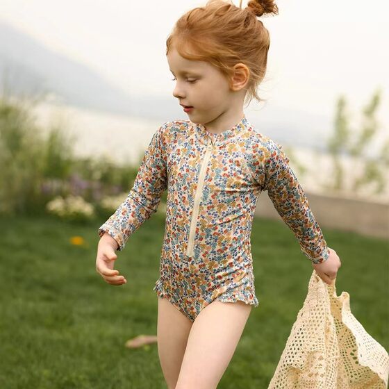 New South Korea Children's Swimsuit Cute Girls' Long-sleeved Sunscreen One-piece Swimsuit Hot Spring Beach Leisure Holiday Swimsuit