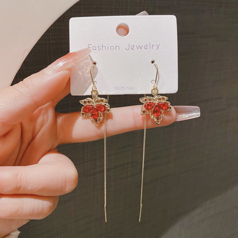 Japanese and Korean Style Light Luxury Elegant Red Maple Leaf Ear Line 2022 New Fashion Ear Jewelry High-end Long Earrings Women Wholesale