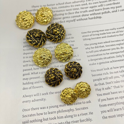 In-stock simple lion head zinc alloy metal buttons for down jackets, sweaters, and coats, hand-sewn buttons In-stock simple lion head zinc alloy metal buttons for down jackets, sweaters, and coats, hand-sewn buttons