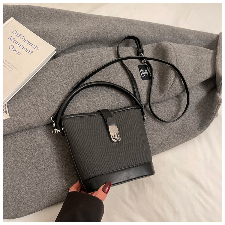 Comercio exterior transfronterizo retro bolso de cubo de mano de color 2025 nuevo nicho de alto nivel simple hombro bolso de mujer image 22