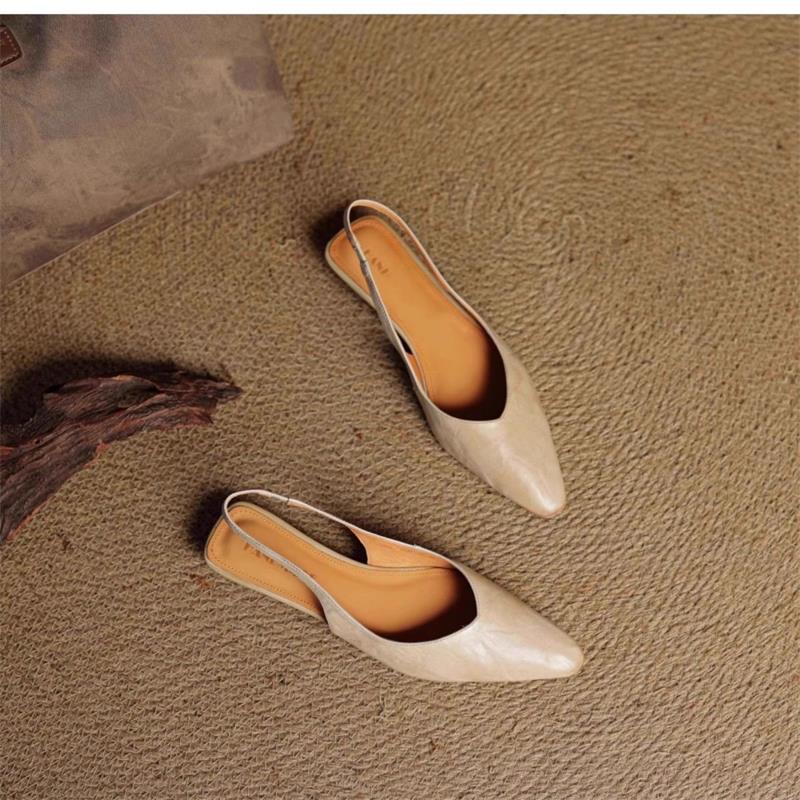 Temperamento francés punta de boca superficial plana sandalias de cuero suave para las mujeres de verano para usar zapatos de vacío único versátiles nuevas sandalias de moda