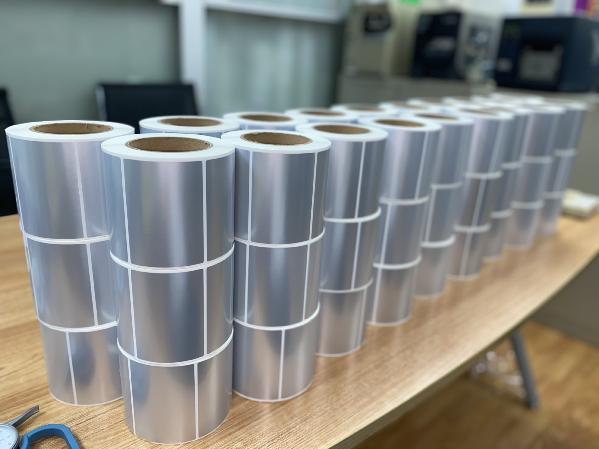广东东莞LINTEC银消PET标签(50+50)+(12.5*12.5)单排4R23mm3拼砂