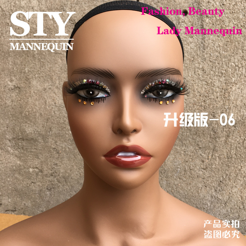 Suntan oil, mannequin head, pleated skirt, wig, stand, tubing, European style, worn on the shoulder