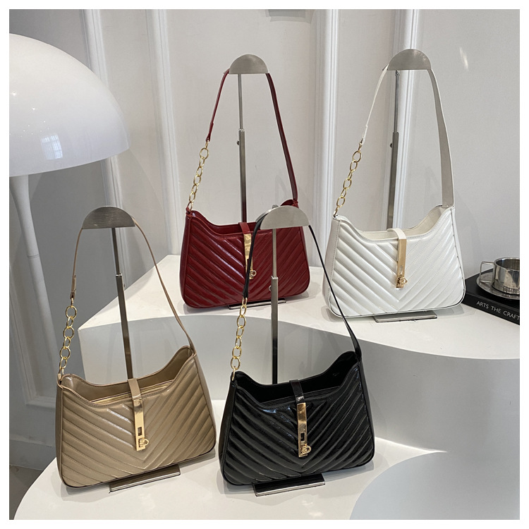 Túi xách style Hàn dây móc vàng 85,8k/c (lố 3)