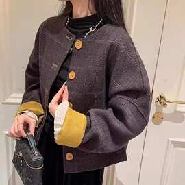 气质宽松圆领长袖时尚外套女2025年秋季新款时尚单排扣感上衣