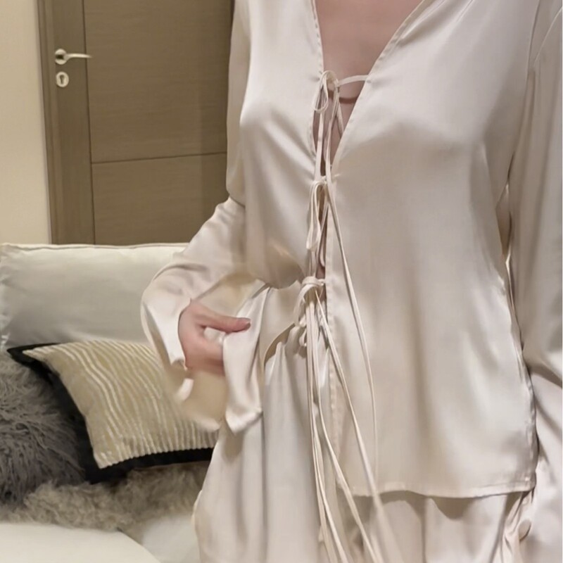 SLEEP LU genuine goods "Half Second Heart" Lace-up Shirt Advanced French Temperament Shorts Pajamas Women's Home Wear SLEEP LU genuine goods "Half Second Heart" Lace-up Shirt Advanced French Temperament Shorts Pajamas Women's Home Wear