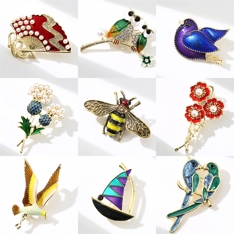 Vintage dames broche met parel kristal en emaille design_voghion.com