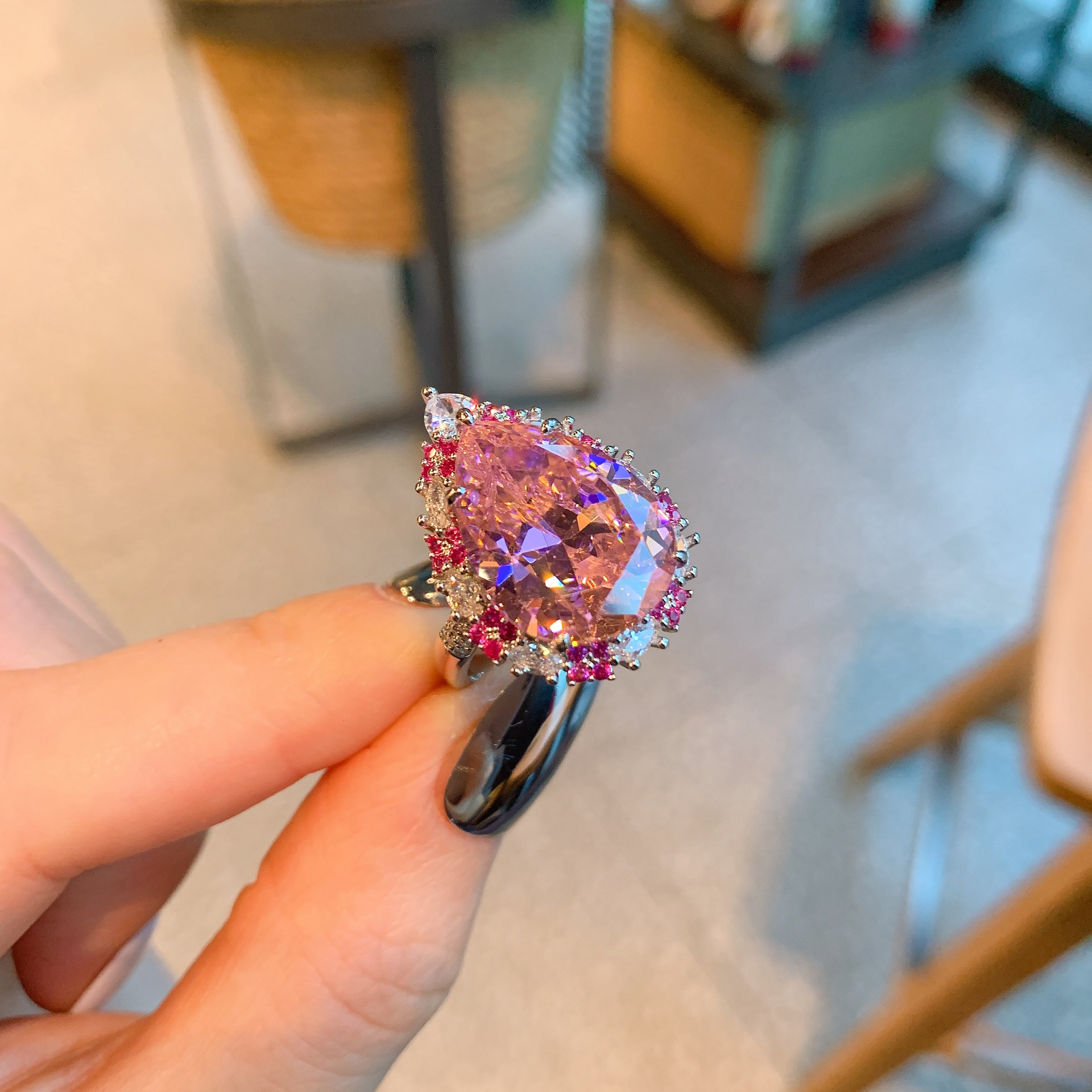 Zhuang Sheng joyería europea y americana simulación rosa diamante color piedra vintage anillo Yao diamante-incrustado agua gota anillo principal piedra 13*18