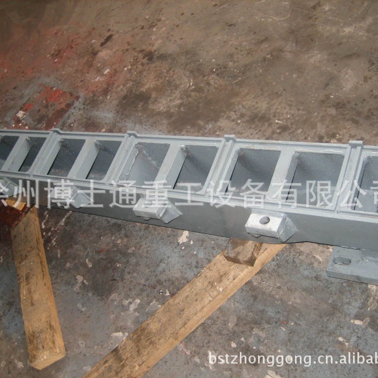 供应日产5000吨R4051、R4026篦冷机衬套、固定活动梁