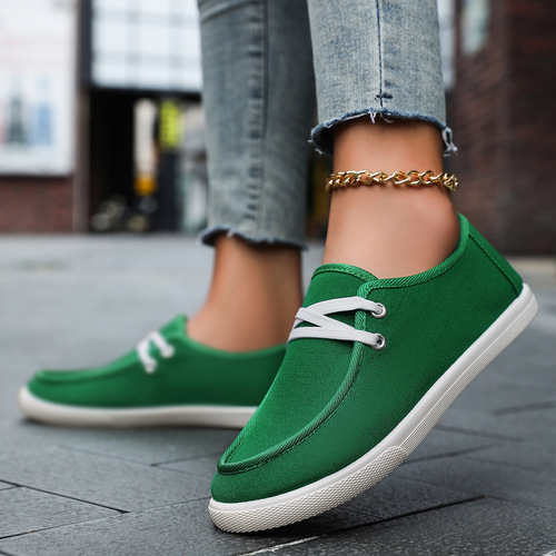 New men's and women's small white shoes, flat-heeled canvas shoes, women's slip-on, Korean flat slip-on casual couple's skate shoes