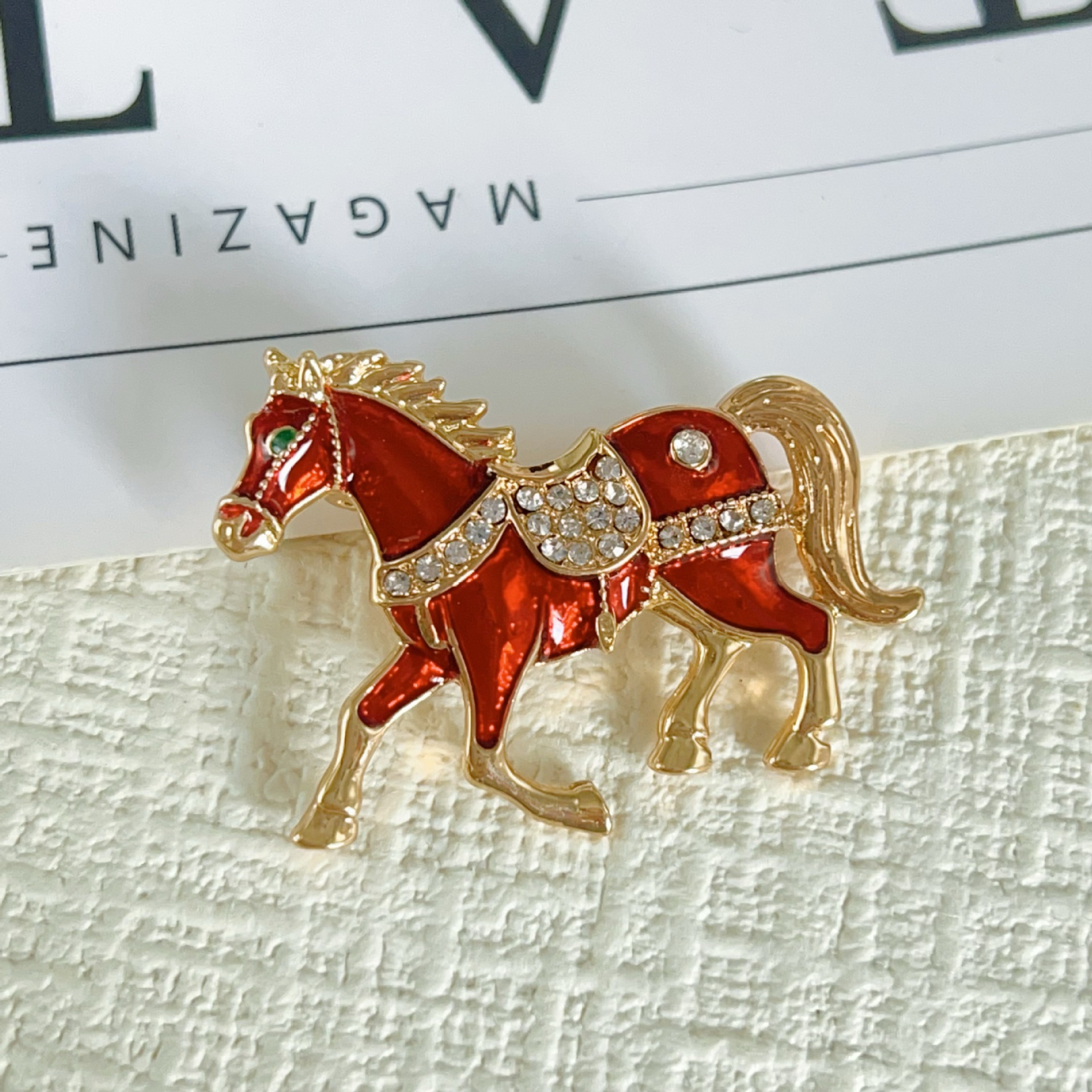 Dierenriem paard broche voor dames luxe niche design speld_voghion.com