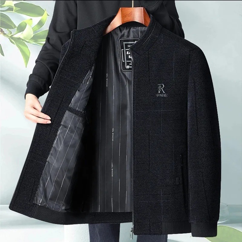 新しい春と秋の薄い中年の男性服のお父さんは中年の男性のボタンのジャケットを着ます。|undefined