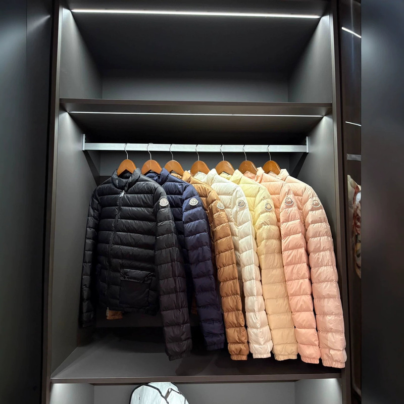 Nanyou high-end version cross-border export Mengjia 26ss autumn and winter short lightweight stand-up collar lans down jacket for women Nanyou high-end version cross-border export Mengjia 26ss autumn and winter short lightweight stand-up collar lans down jacket for women