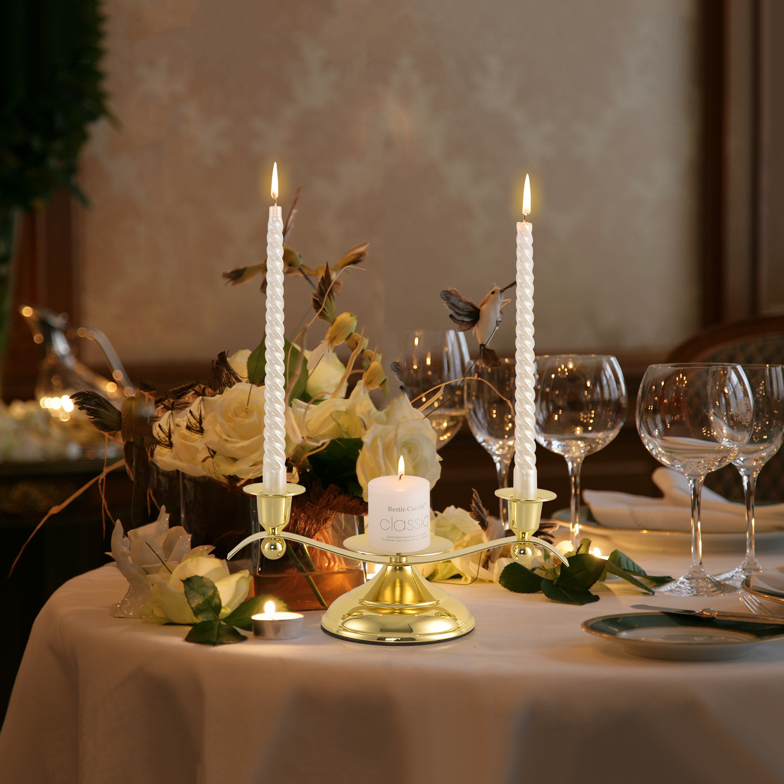 Plano de estilo europeo Candelabro Adornos Vandelabro Vandelabro Adornos Vela de boda de tres cabezas Cena Modelo Habitación Accesorios de boda