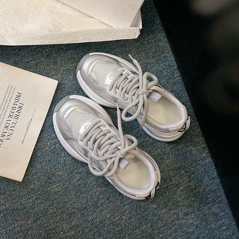 Zapatillas deportivas versátiles con cordones y plataforma para mujer, estilo moderno y a la moda, con diseño cruzado que aumenta la altura, ideales para primavera.