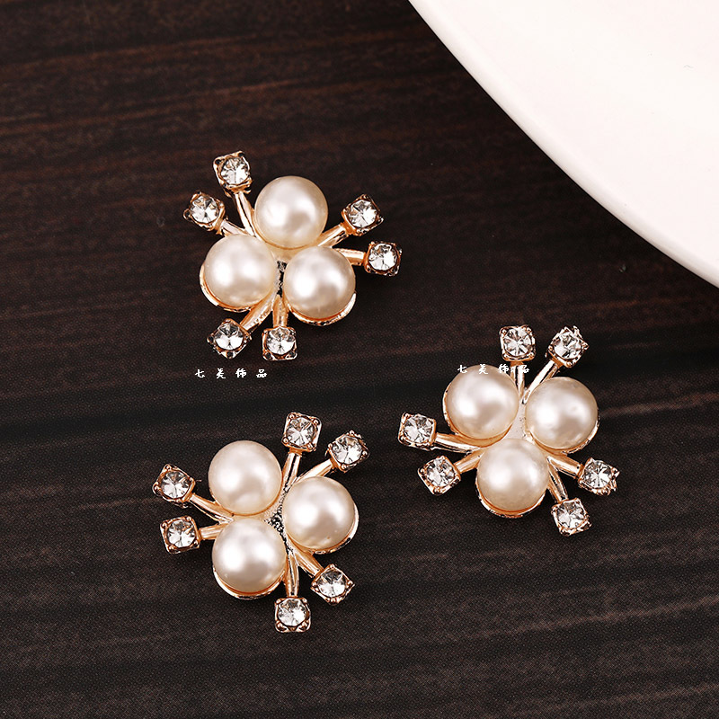 Estilo barroco tres aleación perla flor corazón joyería accesorios flor placa hebilla ropa DIY collar pulsera material