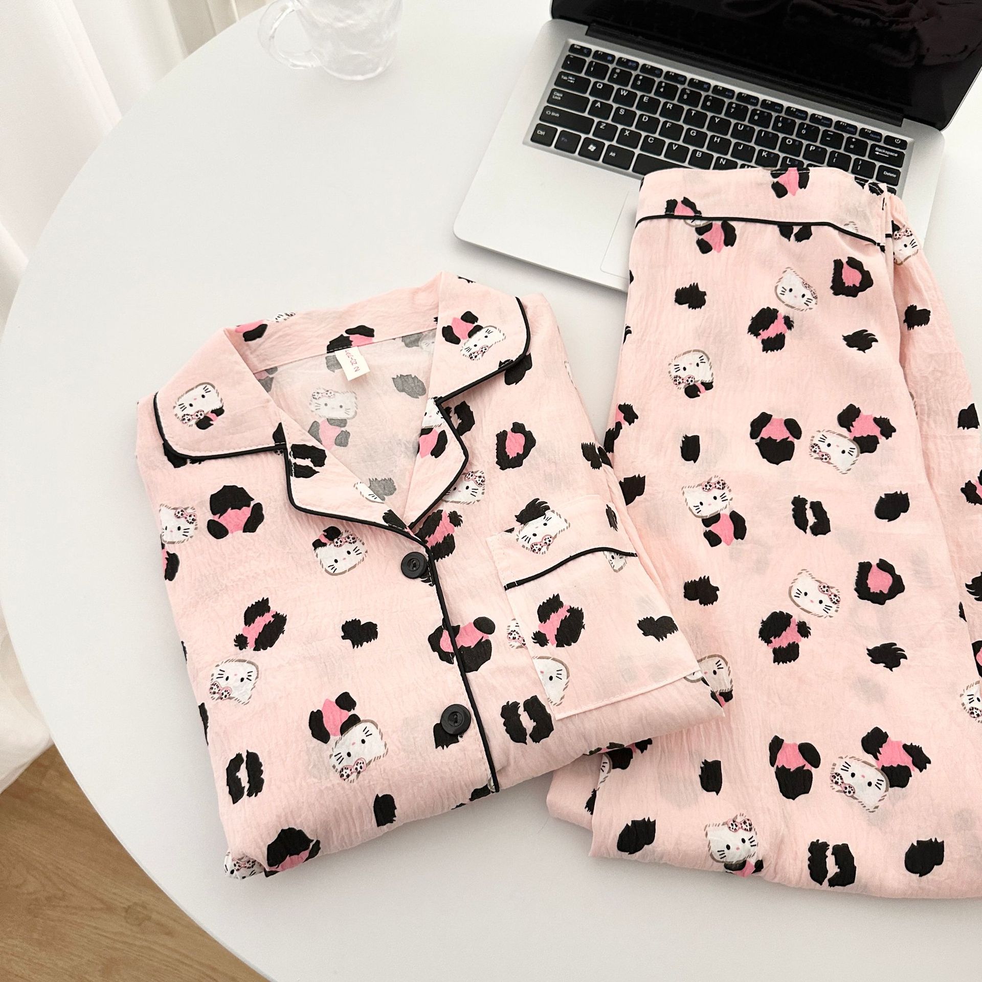 Pijamas de algodón nubes al por mayor transfronterizos de otoño de dibujos animados lindos pantalones de manga larga de dibujos animados cardigan con solapa set de ropa para el hogar