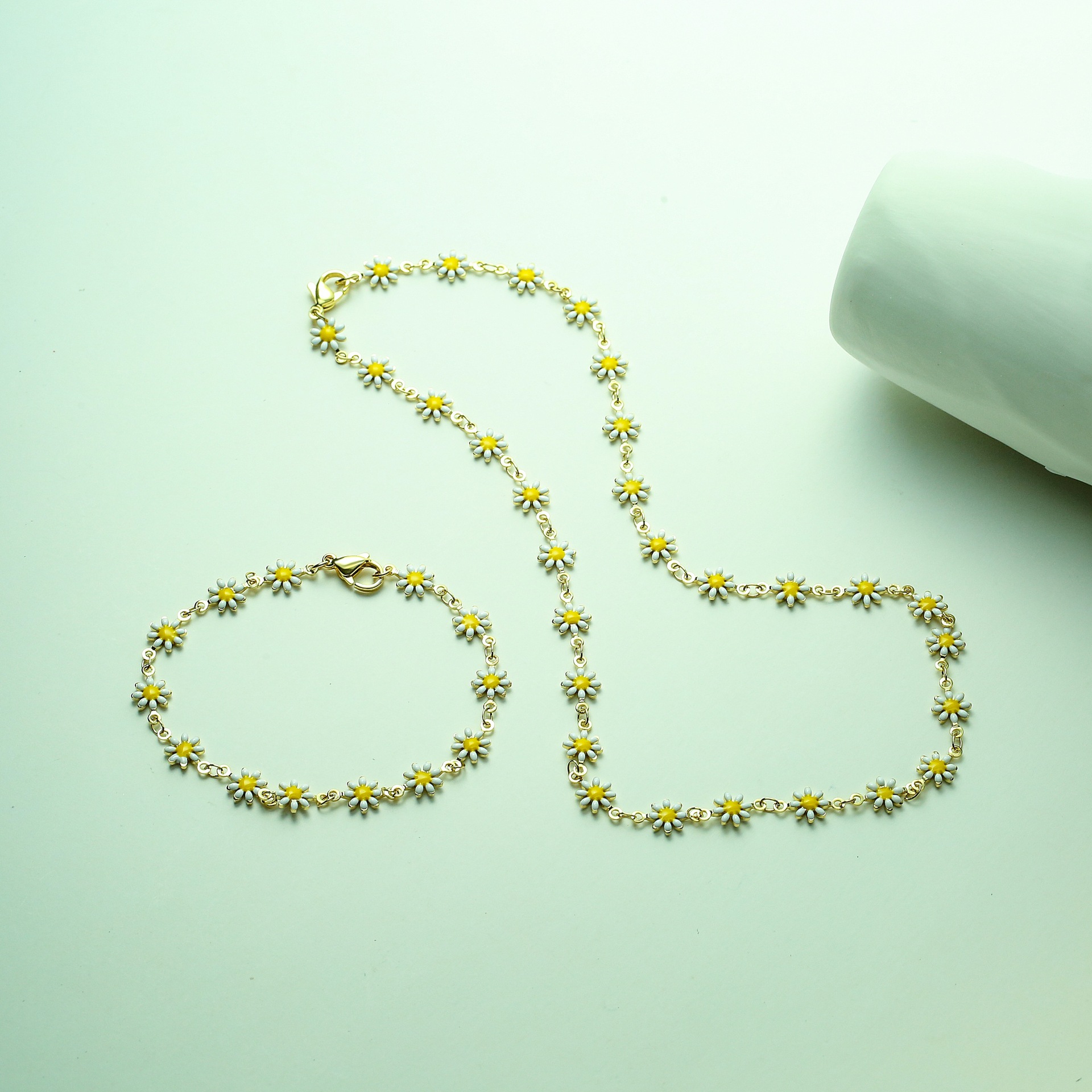 Cute Flower Daisy Copper Enamel Plating Bracelets 1 Piece