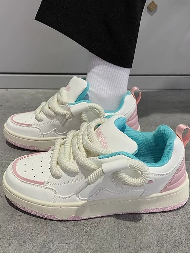 Small niche board men's casual 2024 summer new breathable and versatile ins soft soled low top bread shoes_voghion.com