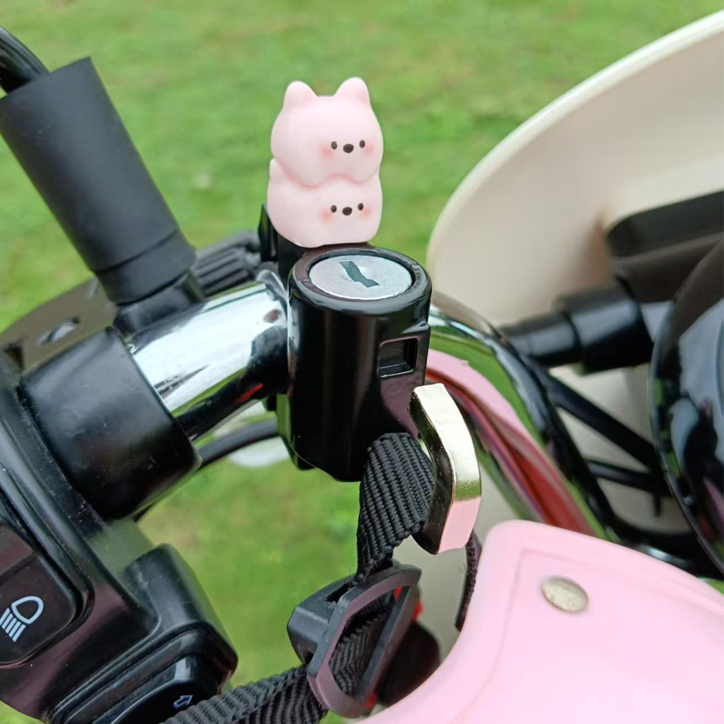 Cartoon Helmet Lock for Bicycles, Electric Vehicles, Motorcycles, Scooters, Mountain Bikes, Baby Strollers, Multifunctional Anti-Theft Lock Hook