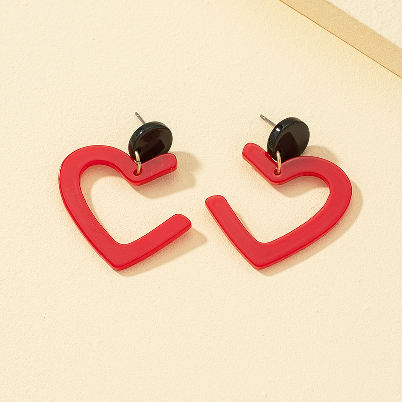 Boucles D&#39;oreilles En Forme De Coeur En Acrylique Rouge display picture 4