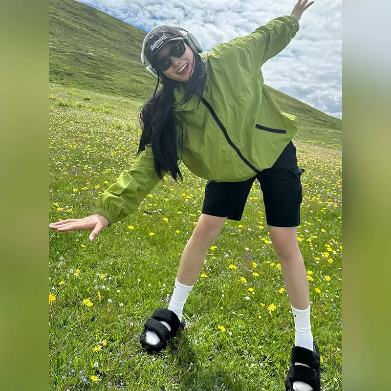 登山防晒衣女冲锋衣套装外套爬山穿搭冲锋衣夏季薄款户外防泼水