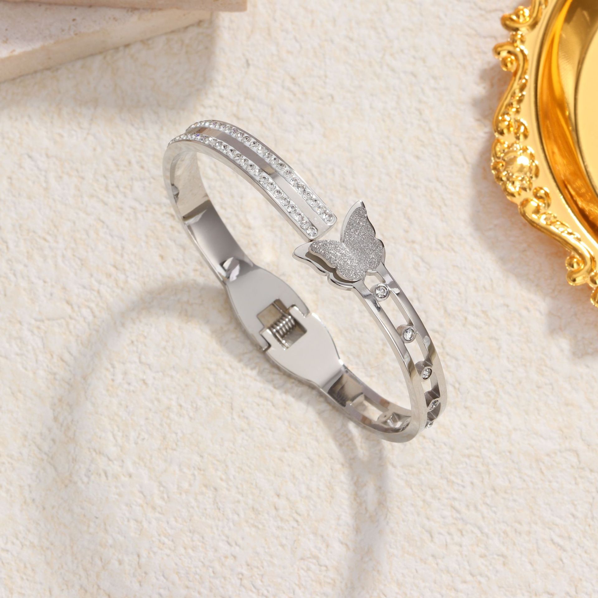 3.8kg 행 다이아몬드 나비 팔찌 스틸 색상