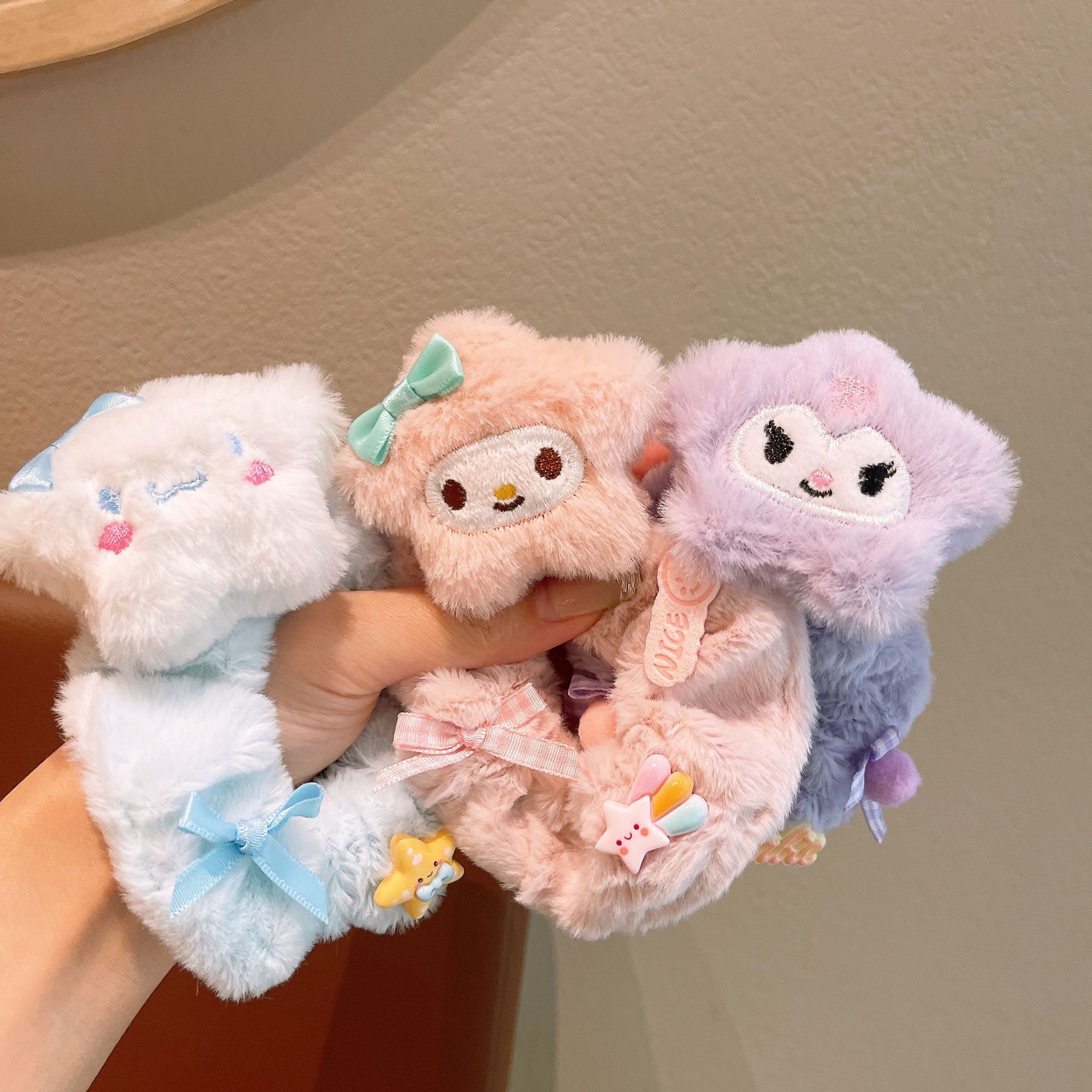 Nuevos niños de peluche collar de bocado niñas lindas muñecas de dibujos animados correa de elasticidad para bebés Galerie Lomi cuerda decorada al por mayor