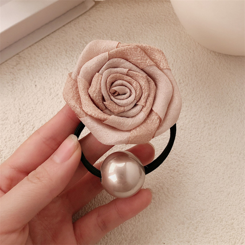 Cuerdas de cabello de rosa seca ~ nuevo anillo de cabello de flores de perlas de alta gama, cuerdas de cabello de nuevo estilo medio y alto nivel, adornamiento para el cabello